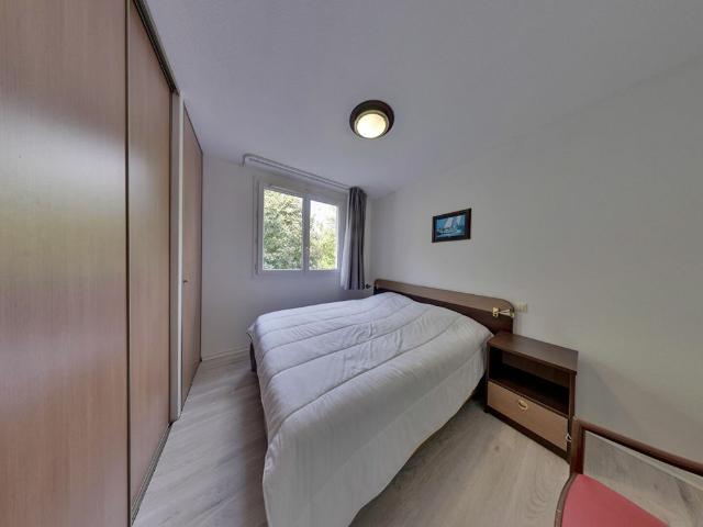 Est de PAU, Haut d'IDRON Appartement rÃ©cent 2 p MeublÃ© avec Terrasse et Parking privÃ© couvert et sÃ©curisÃ©