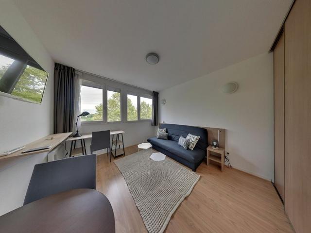 Est de PAU, Studio Meubl� au calme en R�sidence tr�s r�cente avec Parking priv�