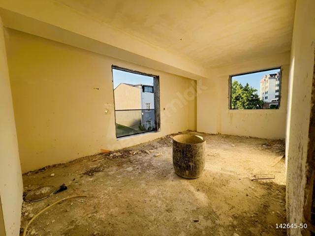EST DEN SATILIK SIFIR DAİRE METROYA ÇARŞIYA 2 dakika