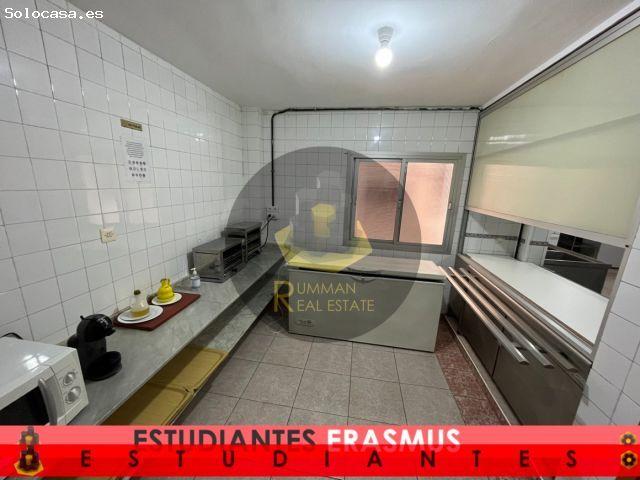 EST/ ERASMUS/ Residencia para ESTUDIANTES con TREINTA dormitorios en Fuente Nueva