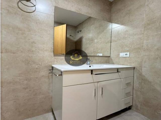 EST / Piso de TRES dormitorios, zona Glorieta de Arabial