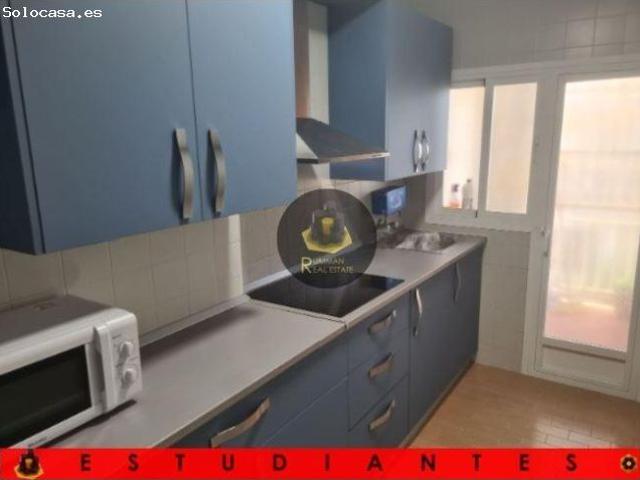 EST/ Piso de CUATRO dormitorios en CARTUJA