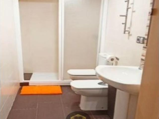 EST/ Piso de DOS dormitorios en zona Triunfo Jardín