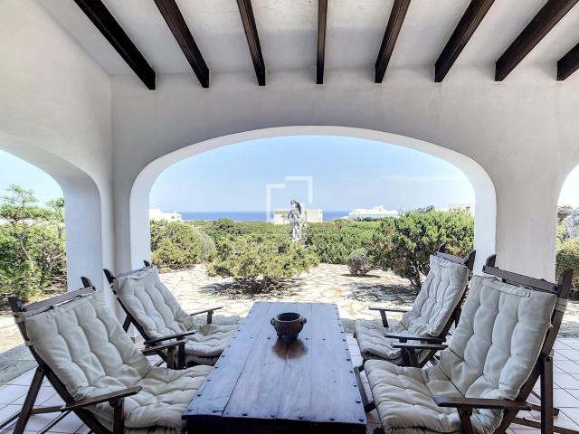 Esta magnífica villa de 478 m² construidos sobre una parcela. 478m² Ciutadella de Menorca