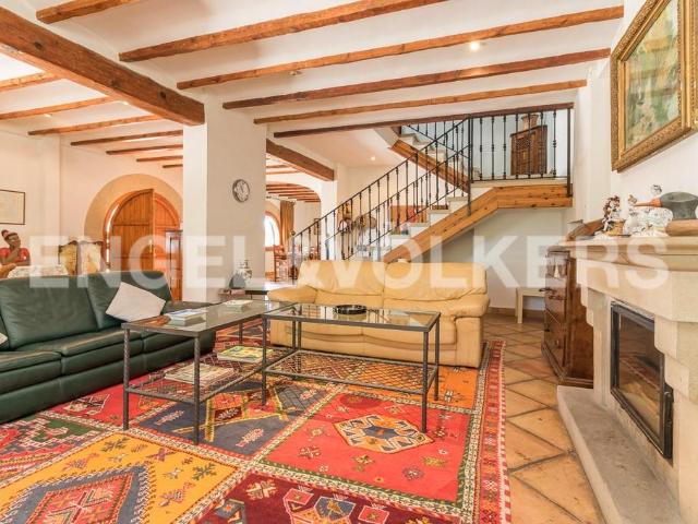 Esta magnífica finca de 5.000 m2, tiene además un jardín pri. m² San Miguel de Salinas