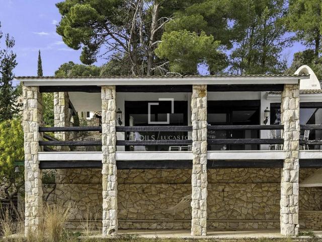 Esta magnífica finca, de casi 3 Hectáreas, se encuentra ubic. 589m² L'Albiol