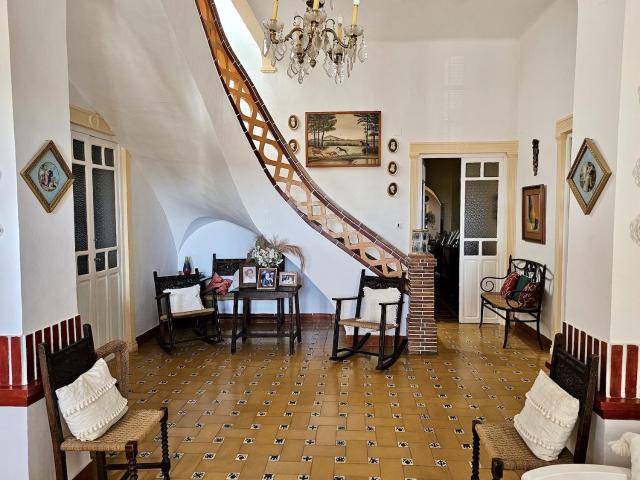 Esta masía tradicional está enclavada dentro de un olivar de. 424m² Puente Genil