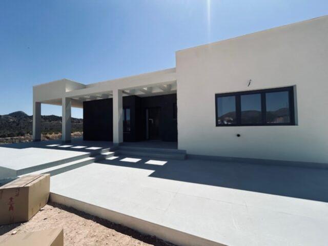 Esta moderna villa de lujo está actualmente en construcción. 155m² Macisvenda