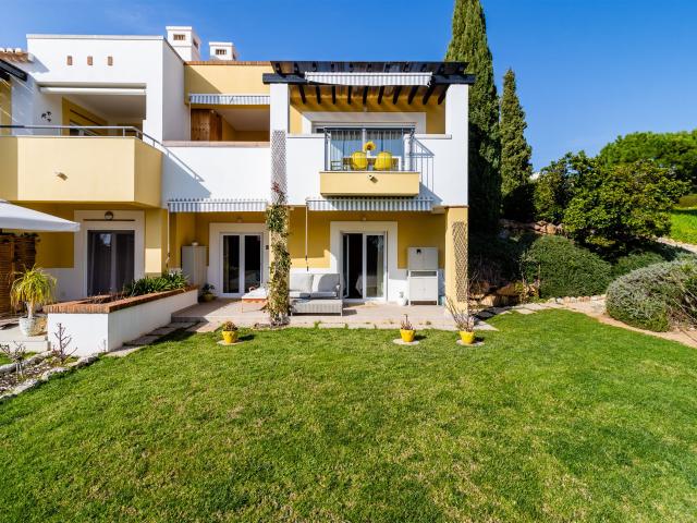 Esta moradia geminada com dois quartos, maravilhosamente ren. 127m² Lagos