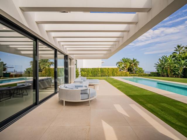 Esta nueva villa contemporánea está ubicada en la lujosa com. 713m² Benahavís