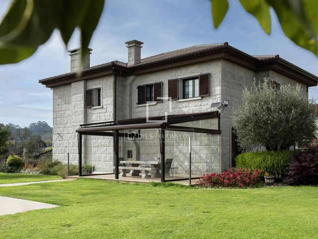 Esta casa ofrece a sus nuevos propietarios un estilo de vida. 307m² Barro