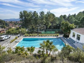 Dils Lucas Fox presenta esta casa, moderna y luminosa, que s. 322m² Cerdanyola del Valles