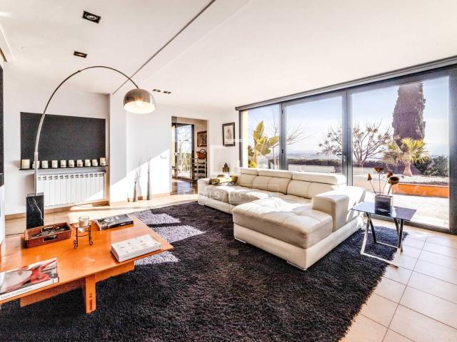 Esta casa rural, ubicada en una parcela de 40.072 m² en Cast. 280m² La Munia