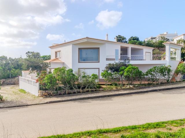 Esta excecional moradia de 4 quartos com piscina privada des. 294m² Vila do Bispo e Raposeira