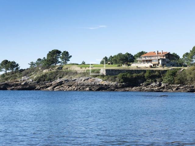 Esta excepcional villa está construida con materiales de pri. 503m² Muros