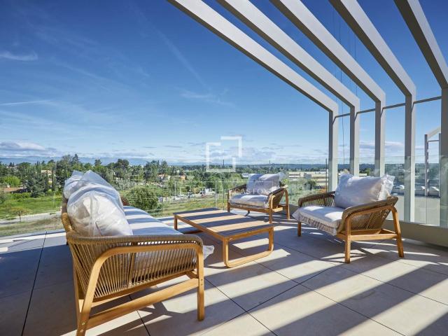 Esta excepcional vivienda de obra nueva forma parte de Summi. 338m² Madrid