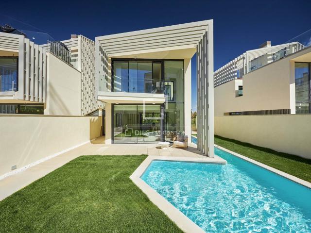 Esta excepcional vivienda de obra nueva forma parte de Summi. 338m² Madrid