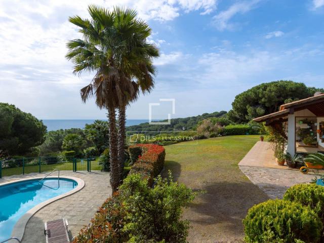 Excepcional vivienda familiar completamente renovada en 2022. 698m² Cabrera de Mar