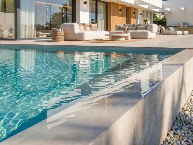 Esta exclusiva villa de obra nueva destaca por su arquitectu. 252m² Calpe Calp