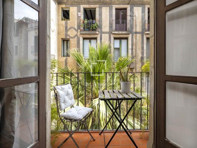 Esta exclusiva propiedad de 118 m² se encuentra en el corazó. 118m² Barcelona