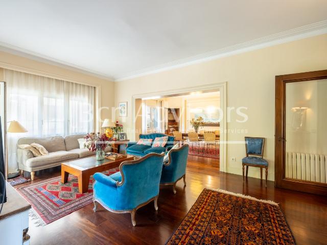 Esta exclusiva propiedad en el corazon de Sant Gervasi es un. 409m² Barcelona