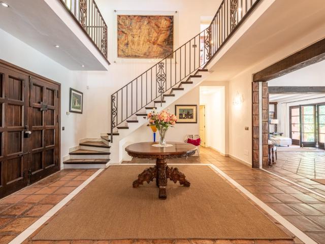 Esta exquisita villa de estilo andaluz combina magistralment. 579m² Estepona