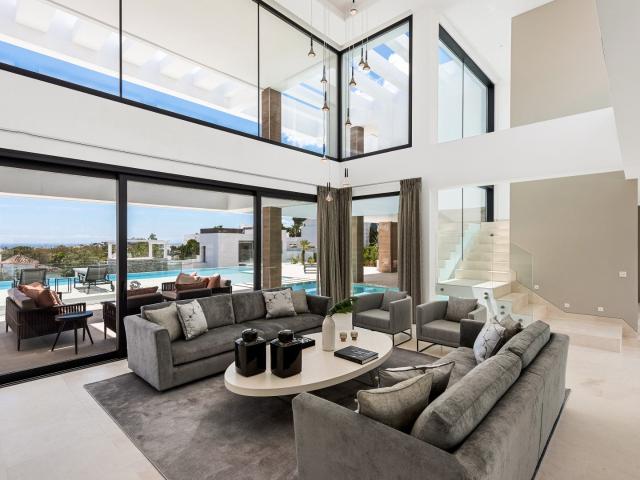 Esta exquisita villa moderna, situada en la prestigiosa zona. 625m² Benahavís