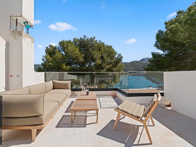 Esta elegante casa adosada con vistas al mar, en una ubicaci. 140m² Port d'Andratx