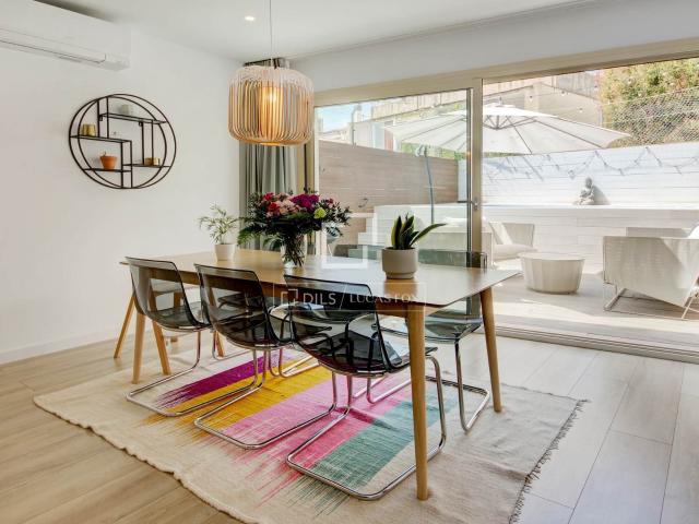 Dils Lucas Fox presenta esta elegante y exclusiva casa adosa. 224m² Sant Just Desvern