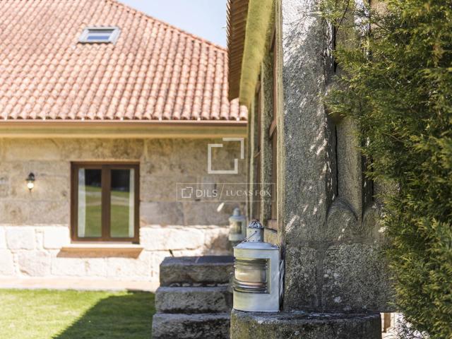 Esta encantadora villa de 4 dormitorios goza de gran privaci. 400m² Meis