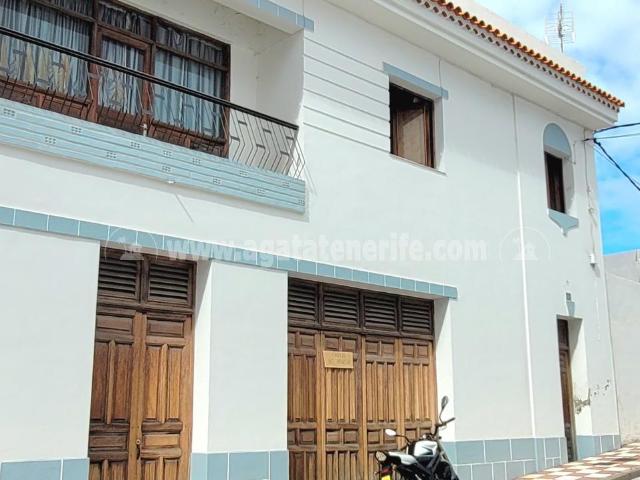 Esta espaciosa casa canaria está situada en el tranquilo e i. 159m² Los Pinos