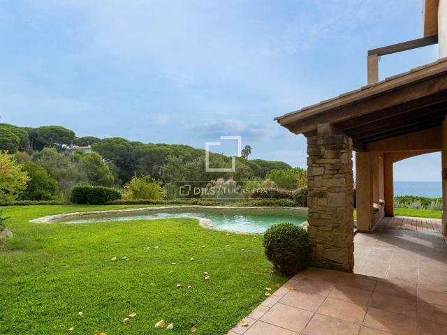 Esta espectacular finca de estilo mediterráneo se encuentra. 641m² Sant Pol de Mar