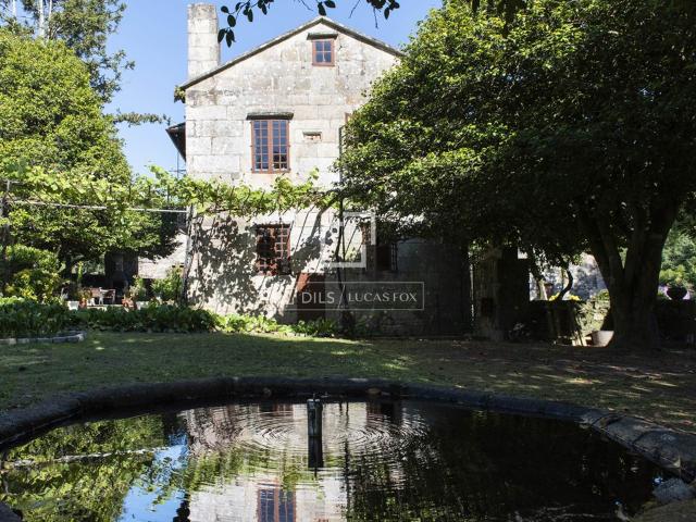 Esta fantástica casa de campo de piedra gallega se ubica a p. 1514m² Marcón