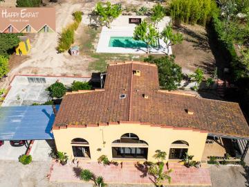 Esta hermosa casa de campo renovada está llena de luz natura. 600m² Barcelona