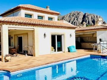 Esta impresionante villa de lujo se encuentra en la exclusiv. 250m² Beniarbeig