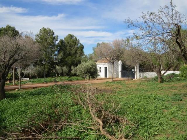 Esta preciosa propiedad de cuatro dormitorios se encuentra a. 329m² Osuna