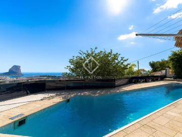 Esta propiedad única en Calpe destaca por sus imponentes dim. 487m² Calpe Calp