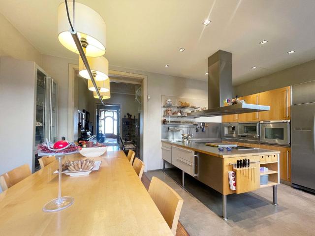 Elegante casa reformada con jardín en Arenys de Mar, Maresme. 330m² Arenys de Mar