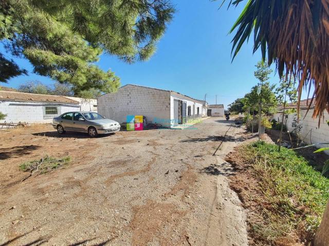 Esta propiedad se encuentra a solo 10 minutos de Huercal Ove. 282m² Huércal Overa