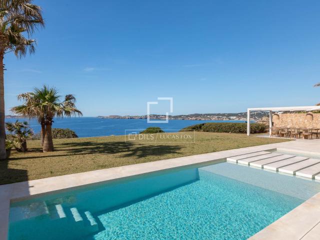Esta villa contemporánea de aproximadamente 270 m² se encuen. 270m² Calo den Reial