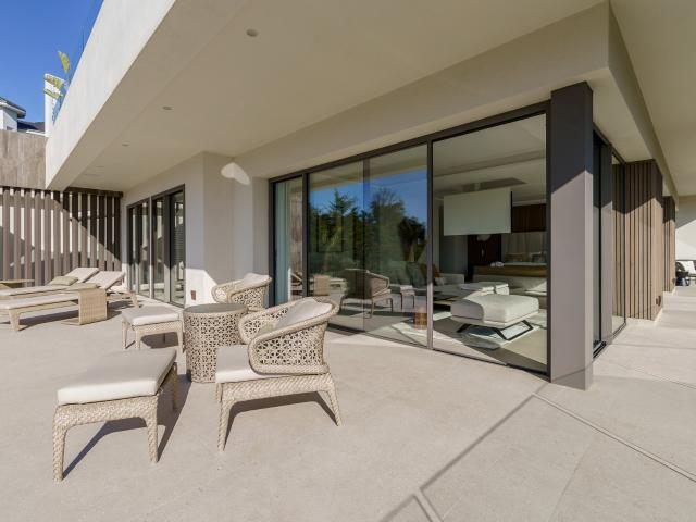 Esta villa de nueva construcción se encuentra en la urbaniza. 974m² Benahavís