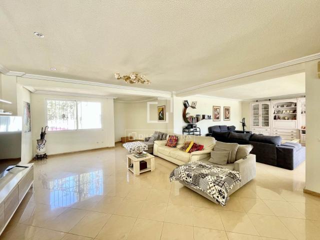 Esta vivienda presenta un valor excepcional, con casi 3.500. 600m² Alicante