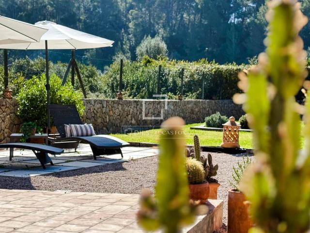 Esta vivienda rústica bellamente restaurada ofrece comodidad. 312m² Calvià