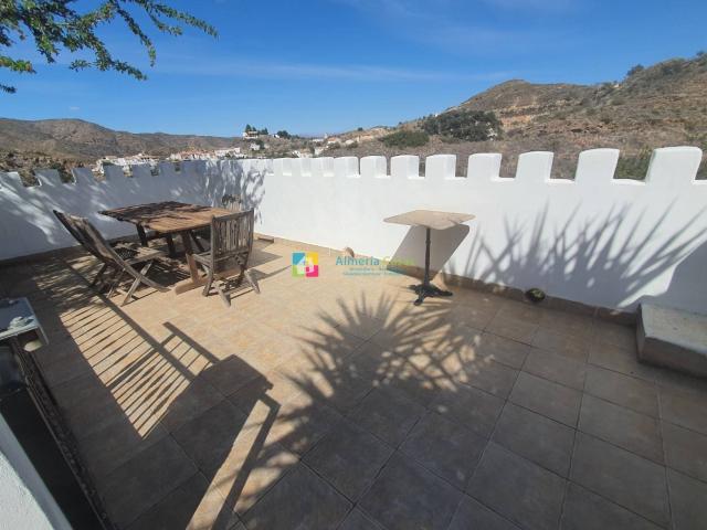 Esta vivienda se encuentra en la tranquila barriada Los Cale. 130m² Albánchez