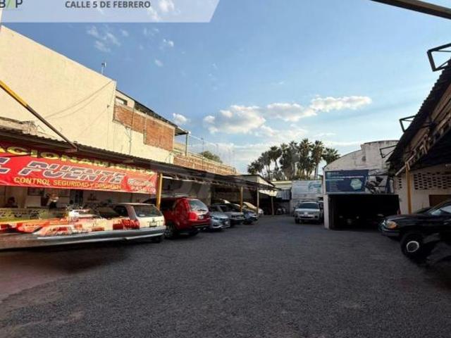 Estacionamiento en venta de 784 m2 en León