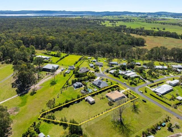 Established Acreage Living