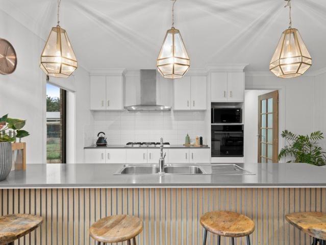 Established and Spacious Country Gem