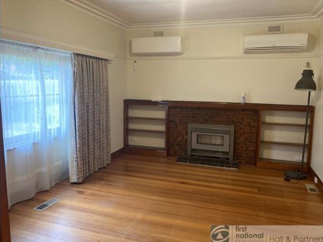 ESTABLISHED FAMILY HOME!
