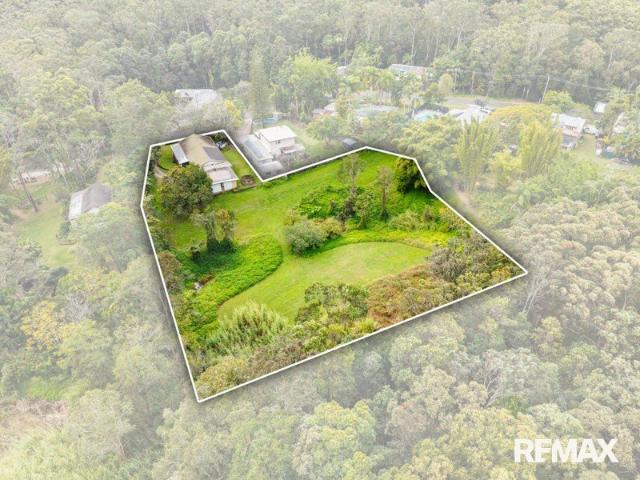 Established Greenery, Large Shed & Exceptional Lifestyle Space