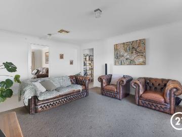 Established Home with Space for Your Caravan
